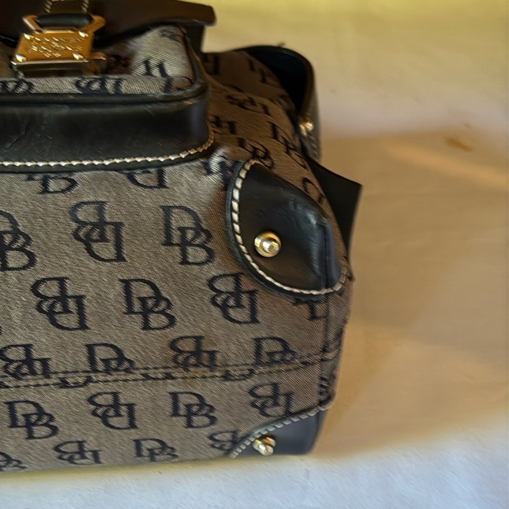 Women’s Dooney & Bourke Black/Grey Double Lock Shoulder Bag - Picture 7 of 13
